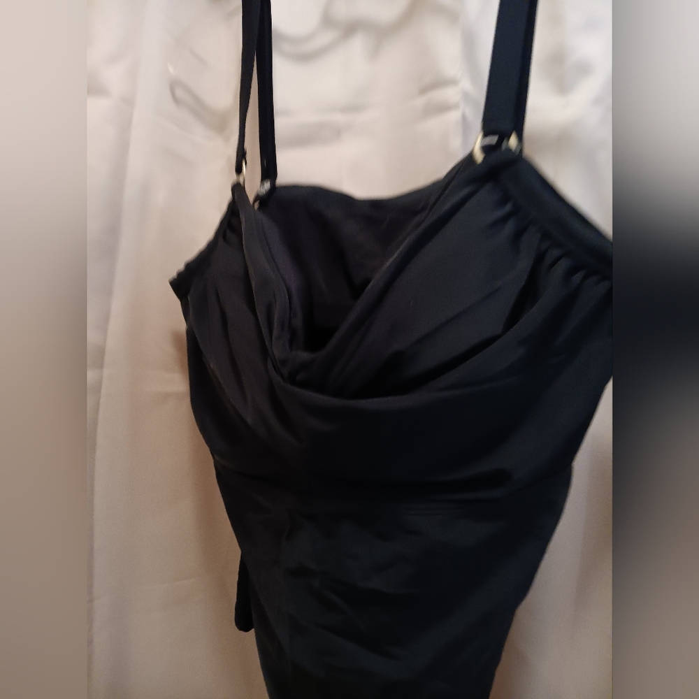 Marona black swim top with underwire.Size twenty six